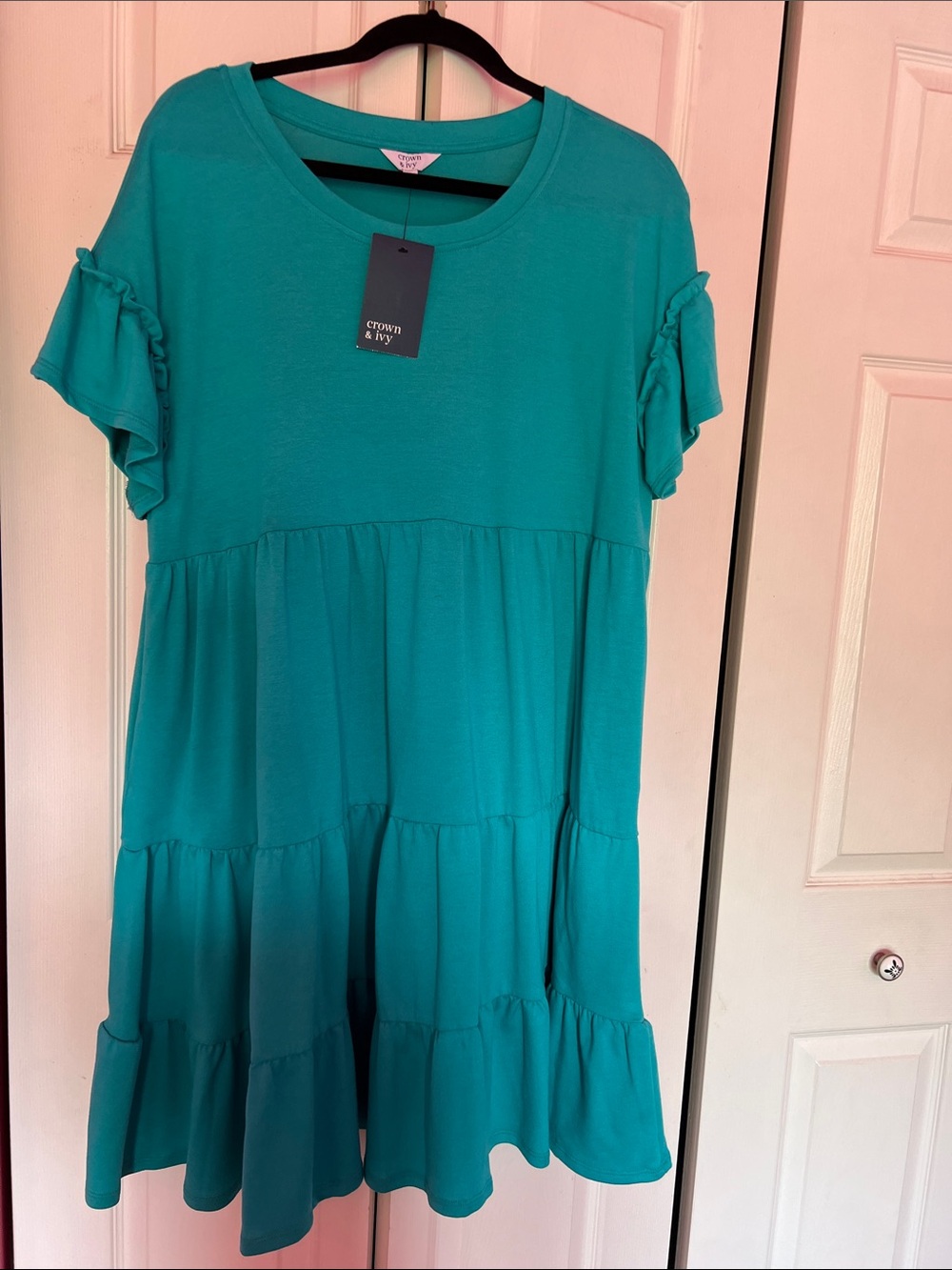 crown & ivy Teal Ruffle-Sleeve Tiered Knit Dress